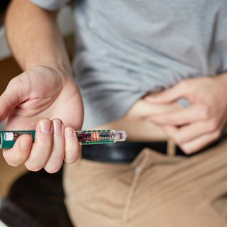 Delaying the onset of type 1 diabetes
